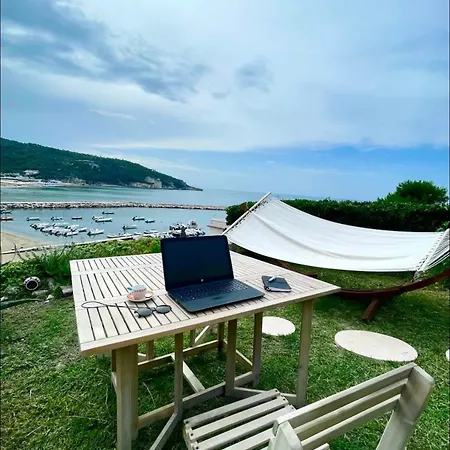 Casetta Direttamente Sul Mare Peschici Exterior photo